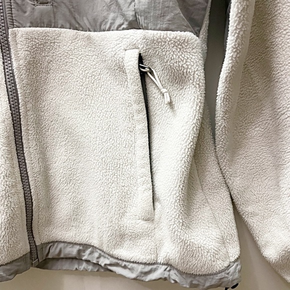 The Northface • Women’s Jacket •Med - Picture 15 of 15